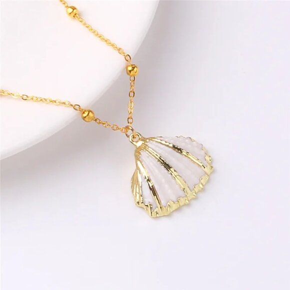 Scallop Shell Pendant Necklace Gold Sea Nautical Mermaid Beach Boho Jewelry - Picture 2 of 8